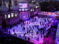 Royal Pavilion Ice Rink Ramai Jelang Proyek Restorasi