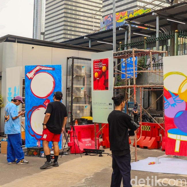 Saat Stasiun Berubah Jadi Ruang Seni
