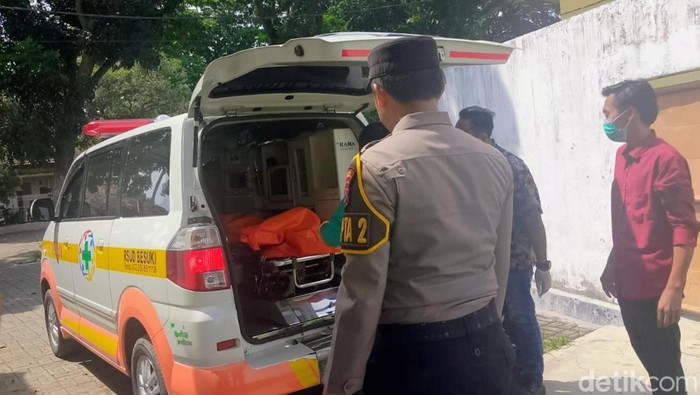Ada Temuan Pisau dalam Rumah 3 Orang Sekeluarga Tewas di Situbondo