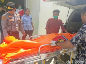 Sekeluarga Tewas Bersimbah Darah di Situbondo Dimakamkan Terpisah