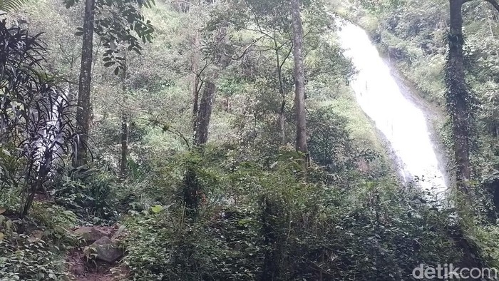 Situasi di perjalanan menuju ke Curug Sabuk, Kabupaten Sumedang, Jawa Barat