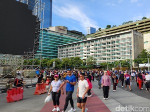Ramainya CFD Terakhir 2025 di Bundaran HI, Ada Penampilan Tanjidor