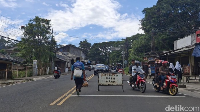 Antisipasi Arus Balik, Lalin Puncak Bogor Arah Jakarta One Way Siang Ini