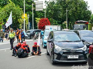 Demo Buruh Picu Kemacetan Panjang di Medan Merdeka Selatan
