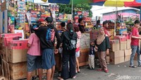 Pergulatan Pedagang Pasar Asemka: Jualan Apa Saja Sepi