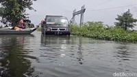 Warga mengaku banjir di wilayah Bengawan Njero merupakan kejadian tahunan. Namun, banjir kali ini dinilai lebih lama karena sudah berlangsung lebih dari sebulan dan berpotensi bertahan hingga beberapa bulan jika hujan terus turun