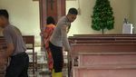 Brimob, TNI dan Taruna Akpol Bersihkan Gereja-Masjid Usai Banjir di Tapsel
