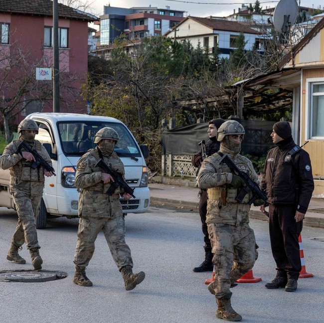 Bentrok dengan Terduga ISIS, Tujuh Polisi Turki Terluka
