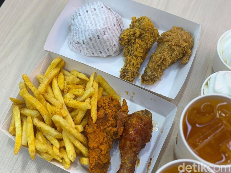 Rela Antre Demi Cobain Ayam Goreng Korea Berbumbu Blue Cheese