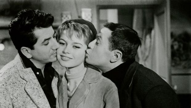 Brigette Bardot Brigette Bardot dalam film Plucking the Daisy (1956)