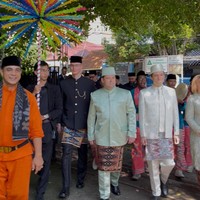 Viral Bule Eropa Menikah Jalani Prosesi Adat Betawi, Reaksi Keluarga Disorot