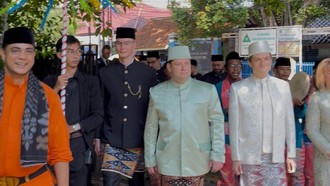 Viral Bule Eropa Menikah Jalani Prosesi Adat Betawi, Reaksi Keluarga Disorot