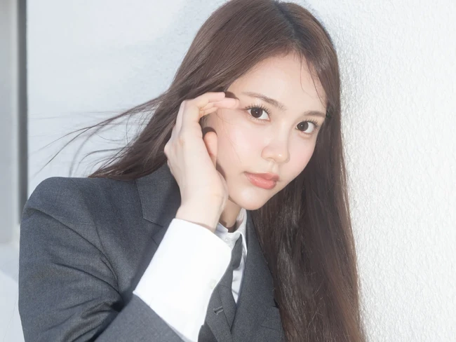 Pada Maret 2026, Carmen dijadwalkan menggelar fan meeting bersama Hearts2Hearts di Jakarta. Acara ini terasa semakin istimewa karena bertepatan dengan ulang tahunnya ke-20 dan dapat dirayakan bersama penggemar Indonesia. Foto: Instagram