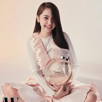 Lahir pada 28 Maret 2006, Carmen mewarisi kecantikan ayah dan ibunya yang asli Bali. Belum lama ini, ia pulang kampung saat libur Chuseok di Korea Selatan. Foto: Instagram