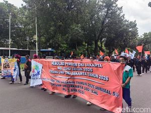 Buruh Padati Kawasan Monas, Protes UMP Jakarta Naik Jadi Rp 5,73 Juta