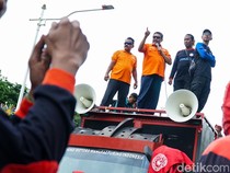 Video Buruh Demo di Kawasan Monas, Minta UMP Jakarta Jadi Rp 5,89 Juta