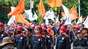 Potret Demo Buruh Tolak UMP 2026