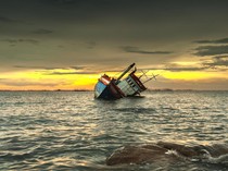 Video: Lagi, Kapal Pinisi Tenggelam di Labuan Bajo Pagi Ini