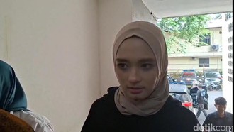 Ditolak Wardatina Mawa, Inara Rusli Kukuh Mau Damai di Kasus Dugaan Zina