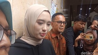Inara Rusli Berharap Bisa Tempuh Jalur Damai dengan Wardatina Mawa