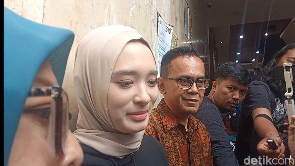 Inara Rusli Pilih Bertahan dengan Insanul Fahmi: Saya Coba untuk Taat