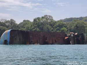 Berbahaya, Bangkai Kapal Viking di Pangandaran Harus Dipindahkan