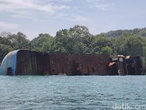 Berbahaya, Bangkai Kapal Viking di Pangandaran Harus Dipindahkan