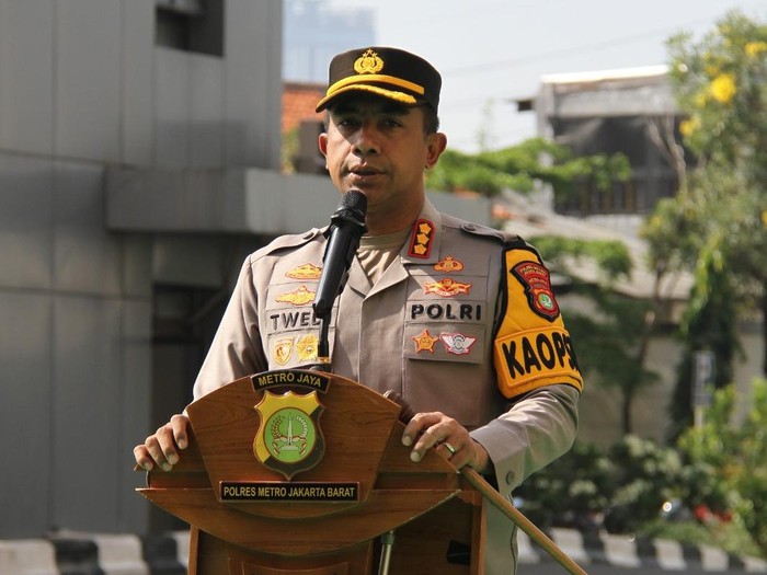 Kapolres Metro Jakarta Barat Kombes Twedi Aditya Bennyahdi.