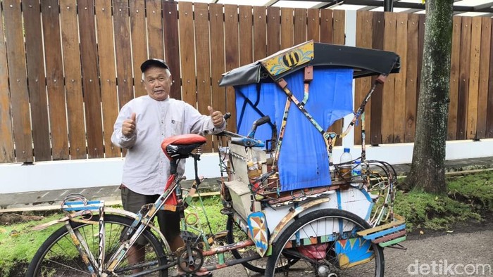 Kisah Karim Sang Penarik Becak, Bertahan Hidup Modal Jujur