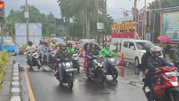 Sempat Macet, 19 Ribu Kendaraan Menuju Puncak Bogor Siang Ini
