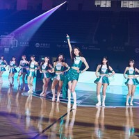 Lin Chiling membuat netizen heboh usai mengunggah penampilannya saat tampil menjadi salah satu cheerleaders di pertandingan bola basket profesional Taiwan. Foto: Dok. Instagram Lin Chiling