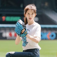 Pada 6 Juni 2019, Lin mengumumkan pernikahannya dengan musisi asal Jepang, Akira. Lin kemudian mengumumkan kelahiran anak pertamanya, seorang putra, pada 31 Januari 2022, setelah menjalani program perawatan kesuburan. Foto: Dok. Instagram Lin Chiling