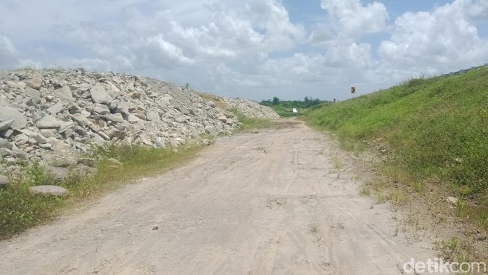 Lokasi tol Jogja-Solo, Desa Demak Ijo, Kecamatan Karangnongko.