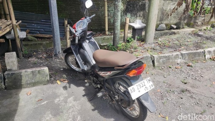 Viral Motor Misterius Parkir 4 Hari di Angkringan Jalan Magelang Sleman