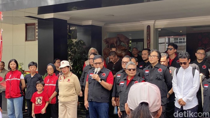 Arahan Mega, PDIP Kirim 30 Ambulans-90 Nakes Bantu Bencana Sumatera