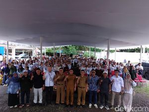 Air Mata dan Harapan Siti Tinggalkan Keluarga demi Hidup Lebih Baik