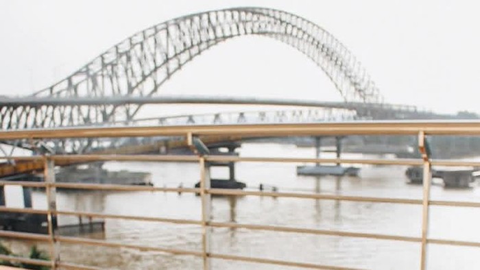 Pemandangan tepi Sungai Mahakam di Samarinda.