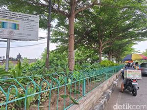 Kerap Dirusak Warga, Pemkot Mataram Pasang Pagar di Taman-taman Bypass