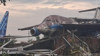 Warga Sampai Ketakutan Puting Beliung di Bogor Bawa Sayap Pesawat Bekas