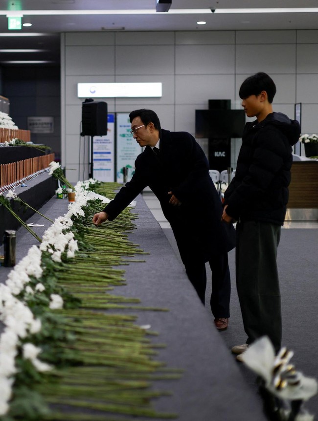 Peringatan Setahun Kecelakaan Jeju Air, Keluarga Korban Desak Keadilan