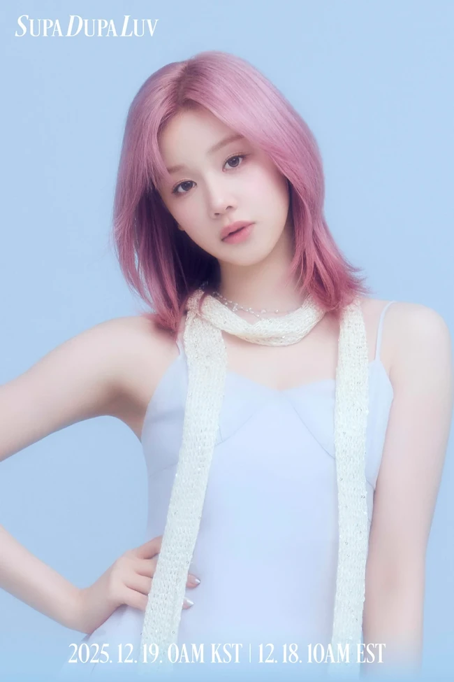 3. Personel grup KPop BABYMONSTER asal Thailand, Pharita melesat ke peringkat tiga daftar 100 Wanita Tercantik di Dunia tahun ini. Fitur wajah dan aura yang dipancarkan Pharita memikat perhatian banyak penggemar. Foto: Instagram