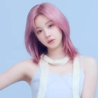 3. Personel grup KPop BABYMONSTER asal Thailand, Pharita melesat ke peringkat tiga daftar 100 Wanita Tercantik di Dunia tahun ini. Fitur wajah dan aura yang dipancarkan Pharita memikat perhatian banyak penggemar. Foto: Instagram