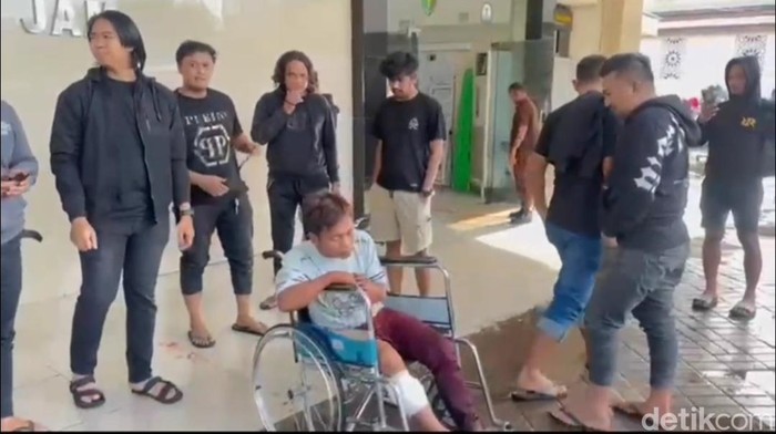 Maling Bobol Konter di Barru Terekam CCTV, Bawa Kabur 9 HP-Uang Rp 20 Juta