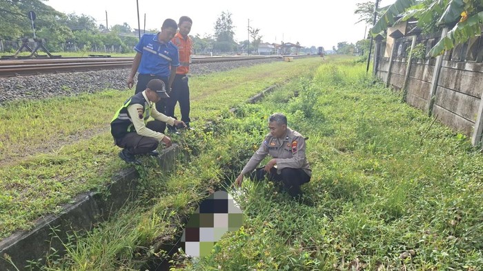Pria Misterius Tewas Tertabrak KA Harina di Kuwaron Grobogan