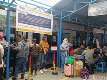 Belum Kantongi Izin KSOP, Penumpang Kapal Palembang-Bangka Batal Berangkat