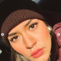 Selalu tampil cantik seperti biasanya, Raisa memamerkan foto selfie wajahnya saat liburan. Dengan riasan tipis yang natural membuat wajahnya terlihat semakin fresh. Foto: Instagram/@raisa6690