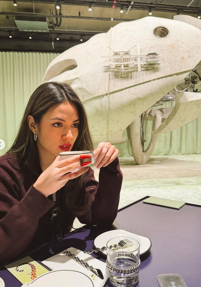 Raisa sendiri diketahui belum lama ini resmi bercerai dengan Hamish Daud. Kini tak lagi bersama, Raisa tampak menikmati momen liburannya berdua sang anak. Foto: Instagram/@raisa6690