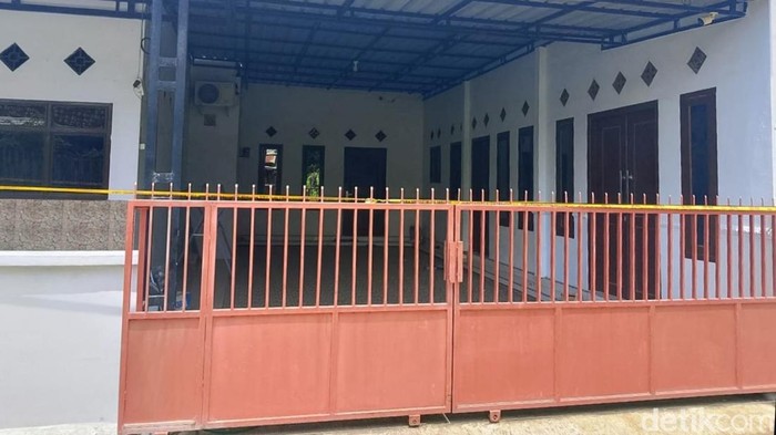 Rumah sekeluarga yang ditemukan tewas.