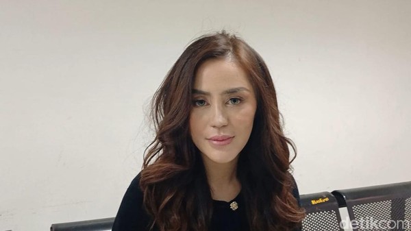 Safa Marwah Dikaitkan dengan Ridwan Kamil: Aku Gak Ada Hubungan dengan Pak RK!