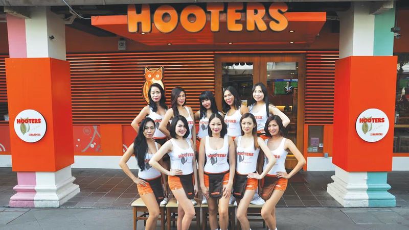 Sepi Pengunjung! Resto 'Hooters' dengan Pelayan Wanita Seksi Ini Tutup Sepi Pengunjung! Resto 'Hooters' dengan Pelayan Wanita Seksi Ini Tutup
